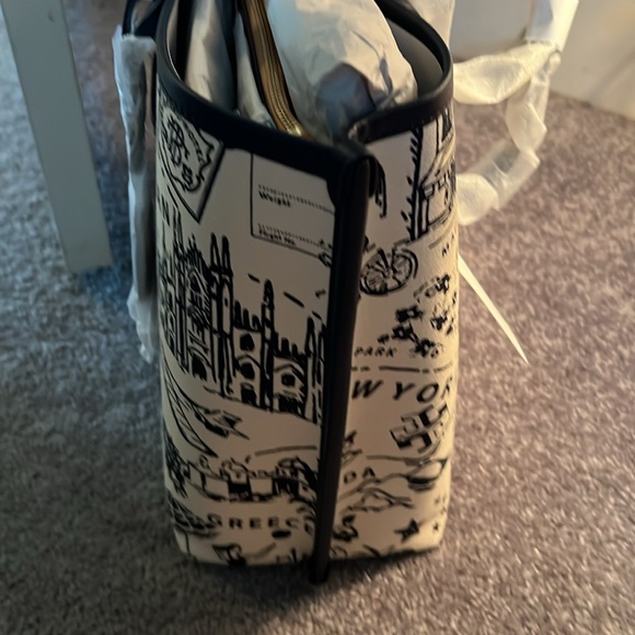 Tory Burch Perry printed Canvas triple compartment tote. - Picture 4 of 7